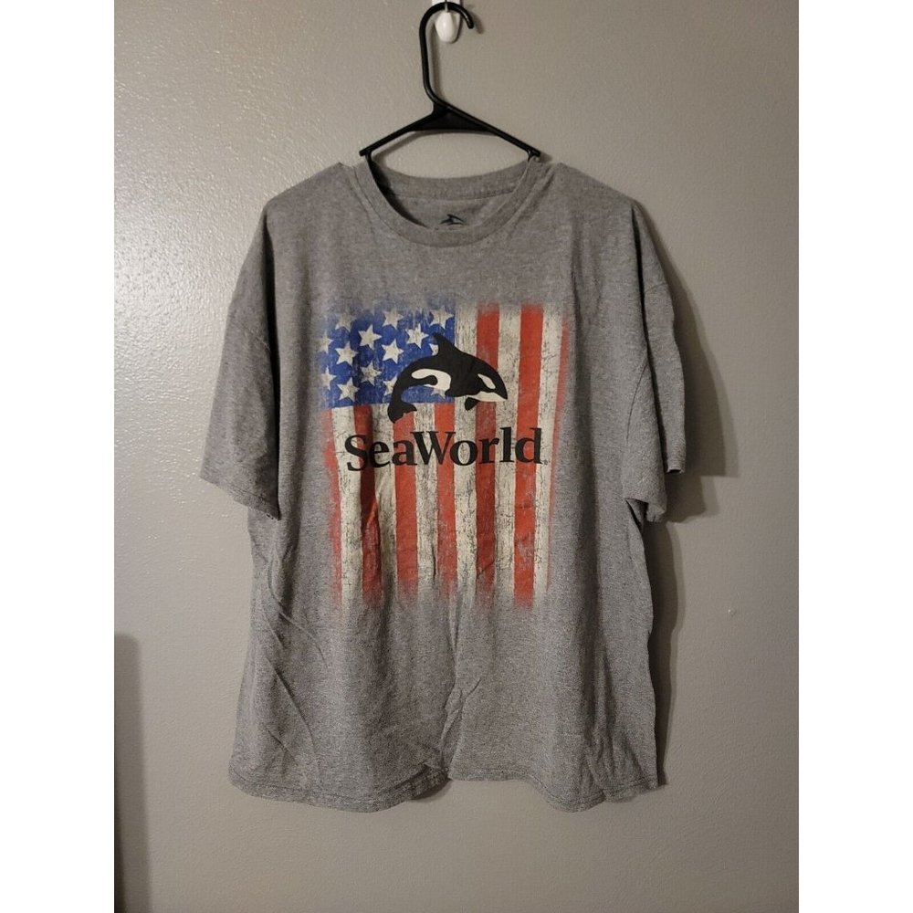 Sea World American Flag Orca T-shirt Patriotic Theme Park Size 2XL Killer Whale
